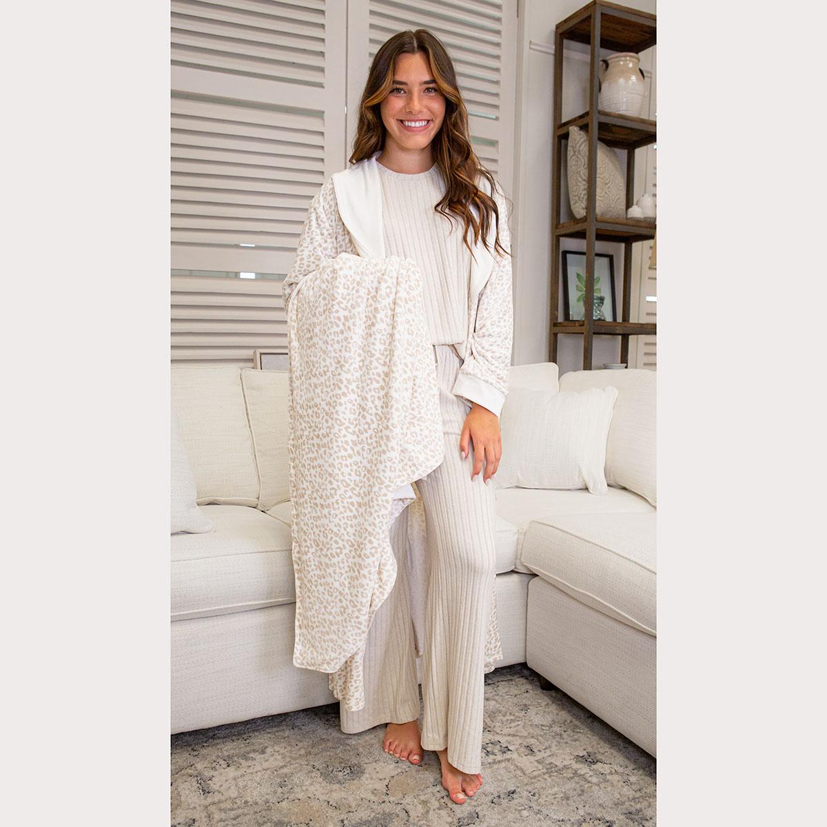 Leopard Harbin Robe in Soft White/Overcast
