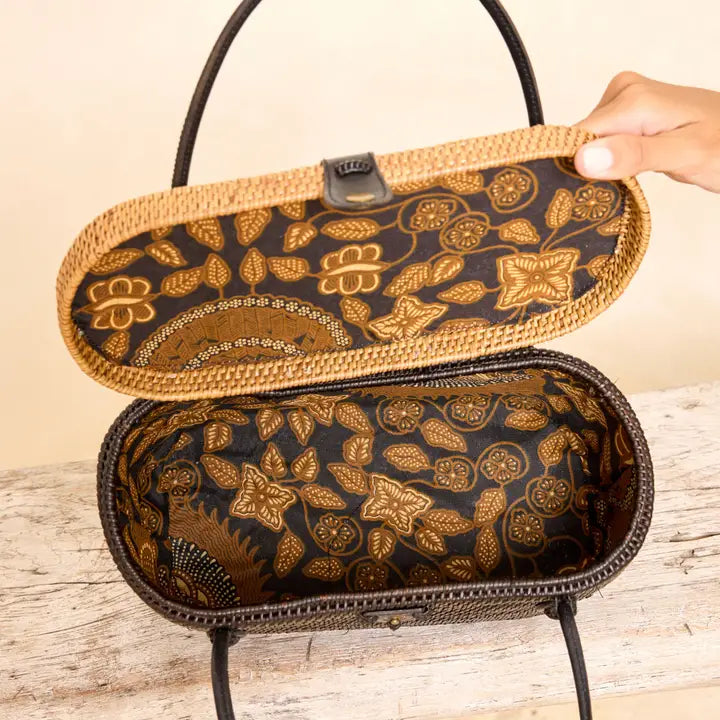 Oval Racetrack Resort Handbag