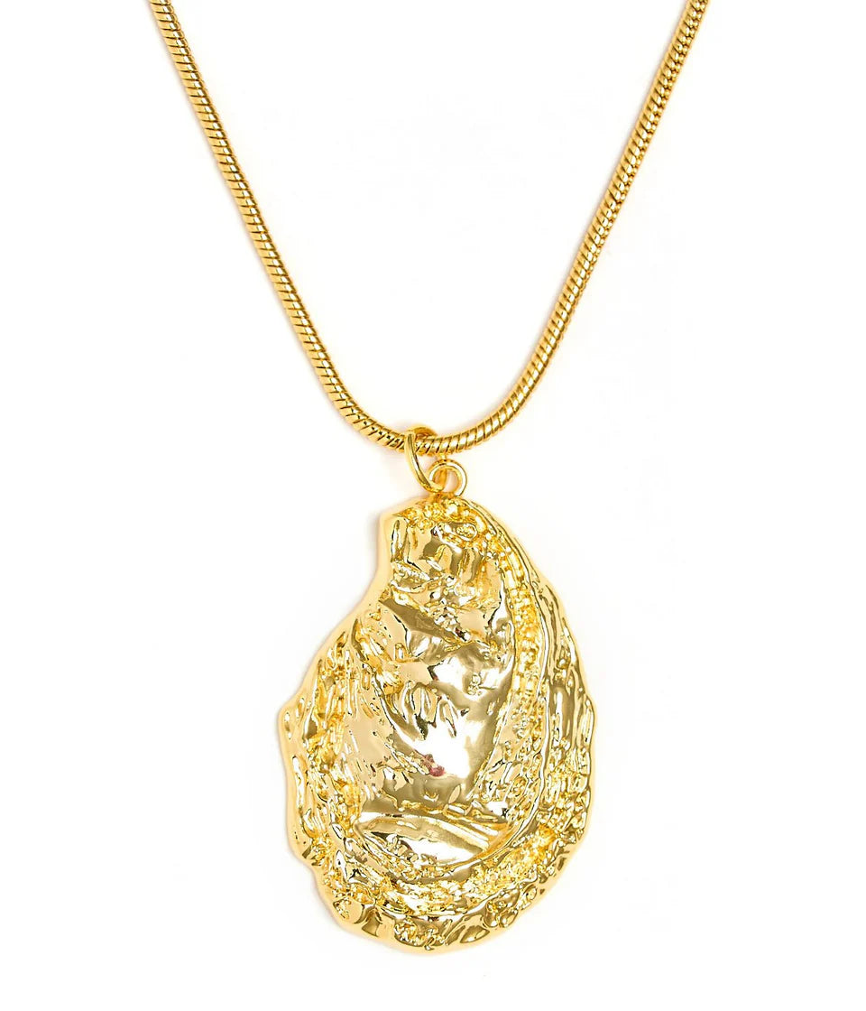 Oyster Pendant Snake Chain